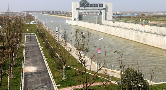 江苏：金坛航道景观带   柳荫绵延去 水杉如列兵