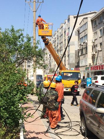 大连蓝天社区有了路灯 照亮几千户居民回家路